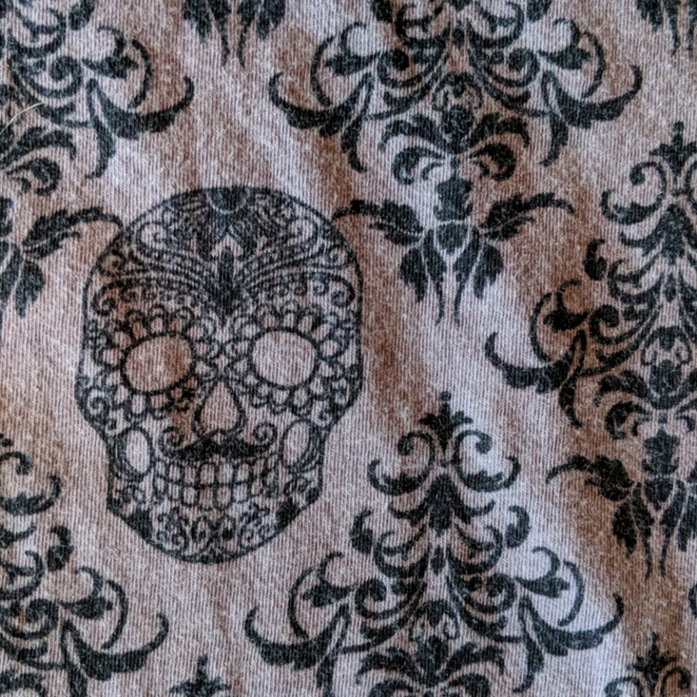 🎃 Rue 21 Romantic Skull tee-sz sm